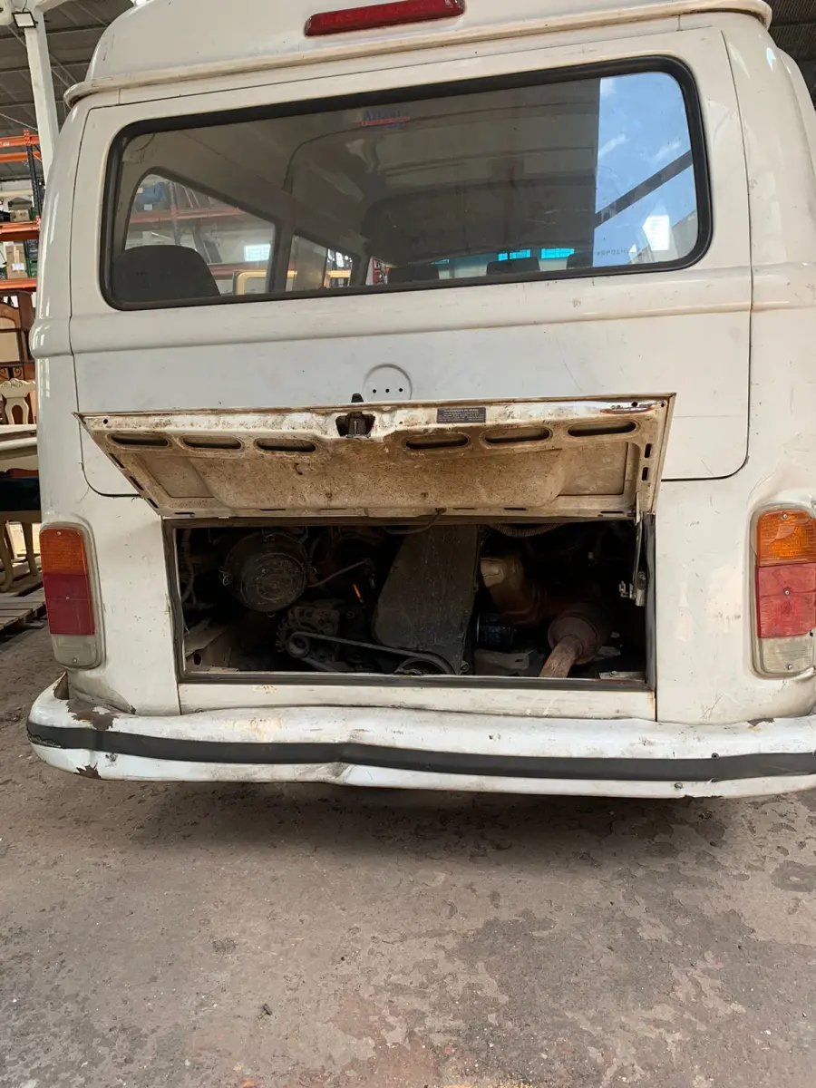 LOTE 002 - VOLKSWAGEN KOMBI 2010 (modelo 2011)