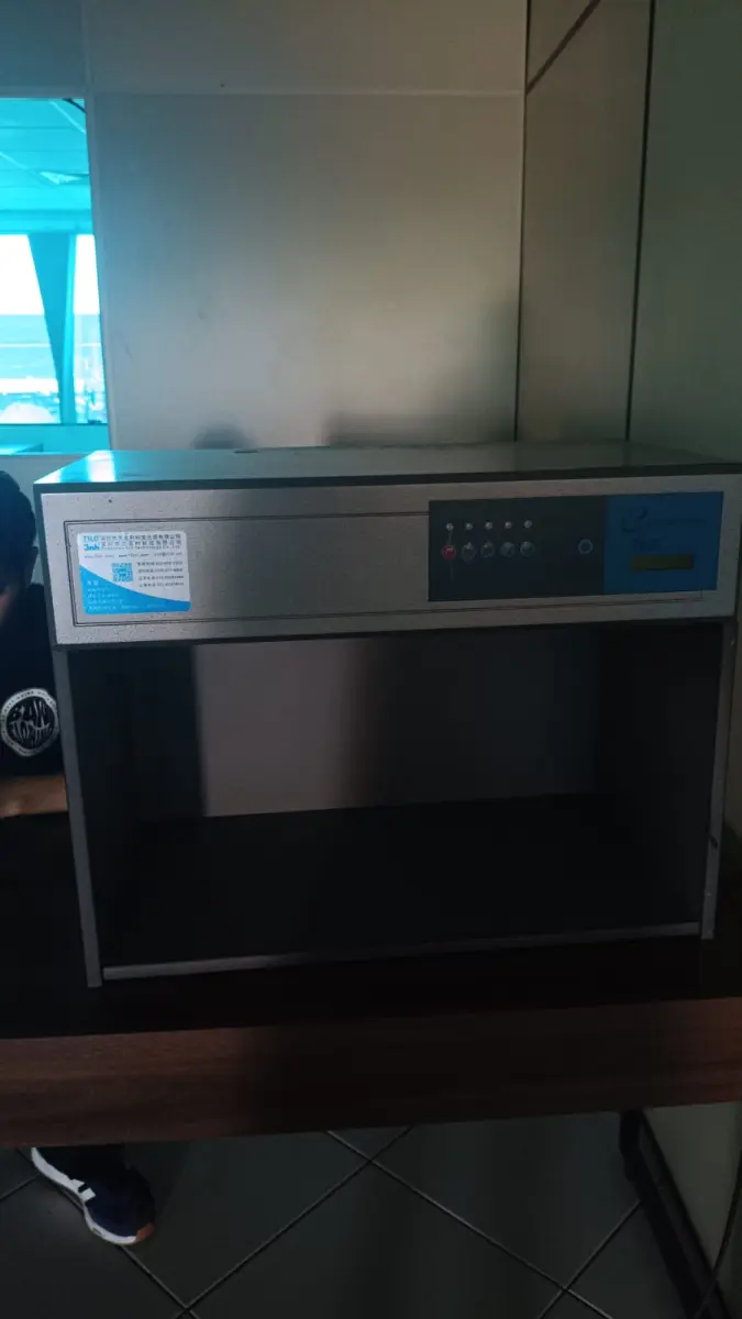 LOTE 015 - Máquina de Fonte de Luz Padrão