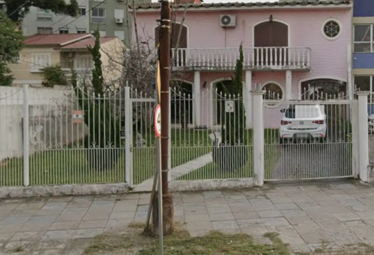 LOTE 003 - FRAÇÃO DE TERRENO NO BAIRRO GLORIA