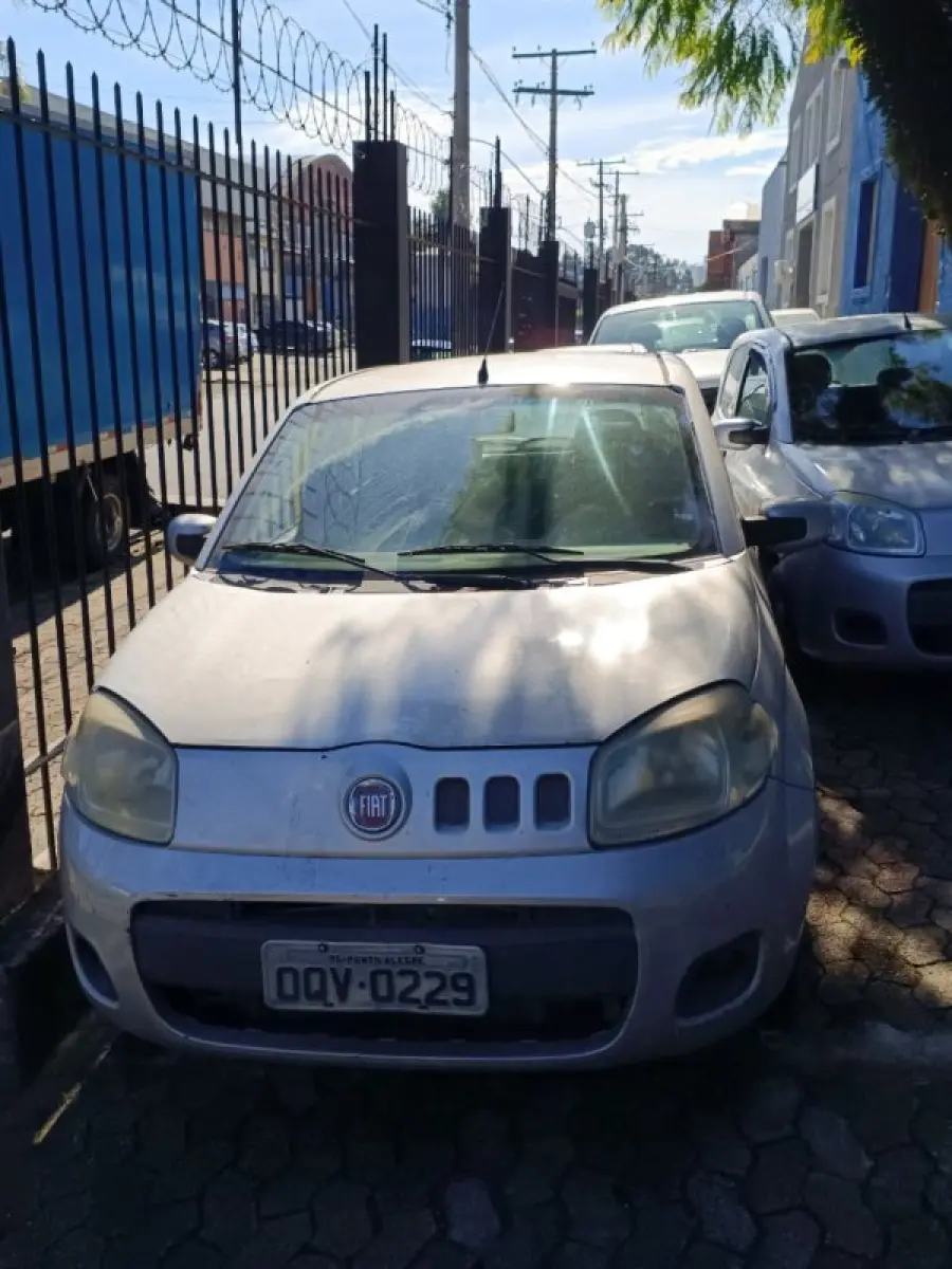 LOTE 013 - Fiat Uno Vivace 1.0 Evo 5p