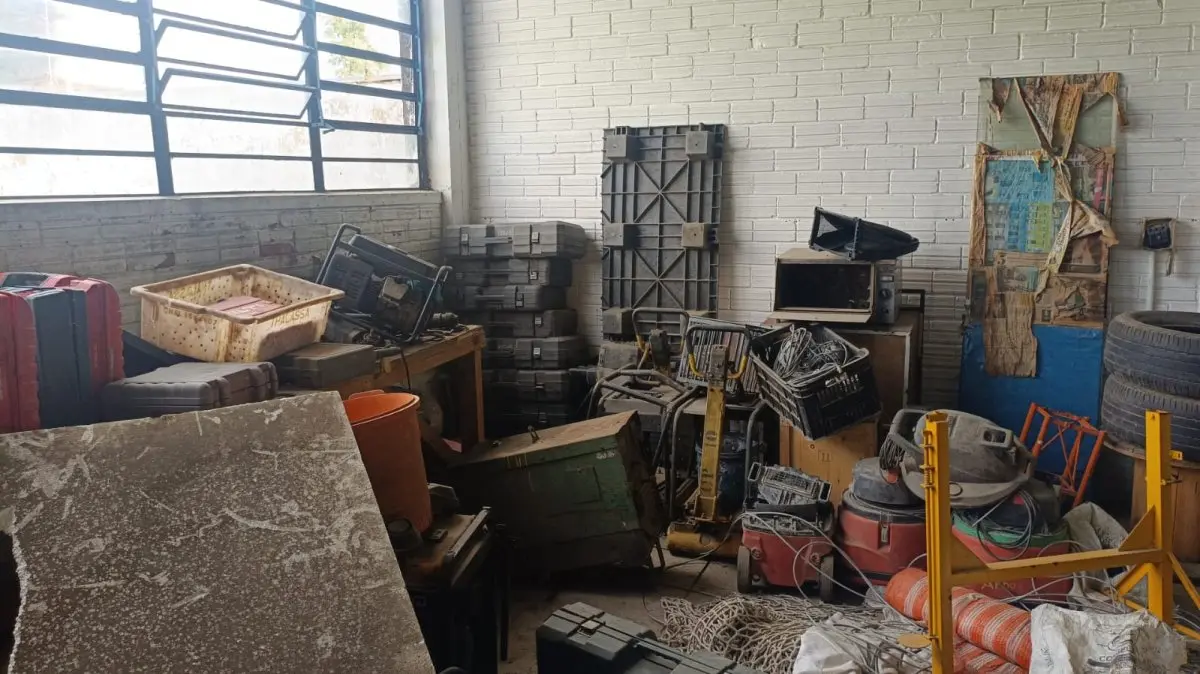 LOTE 006 - LOTE 06