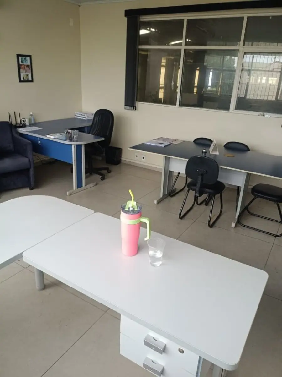 LOTE 006 - Itens de Sala Administrativa