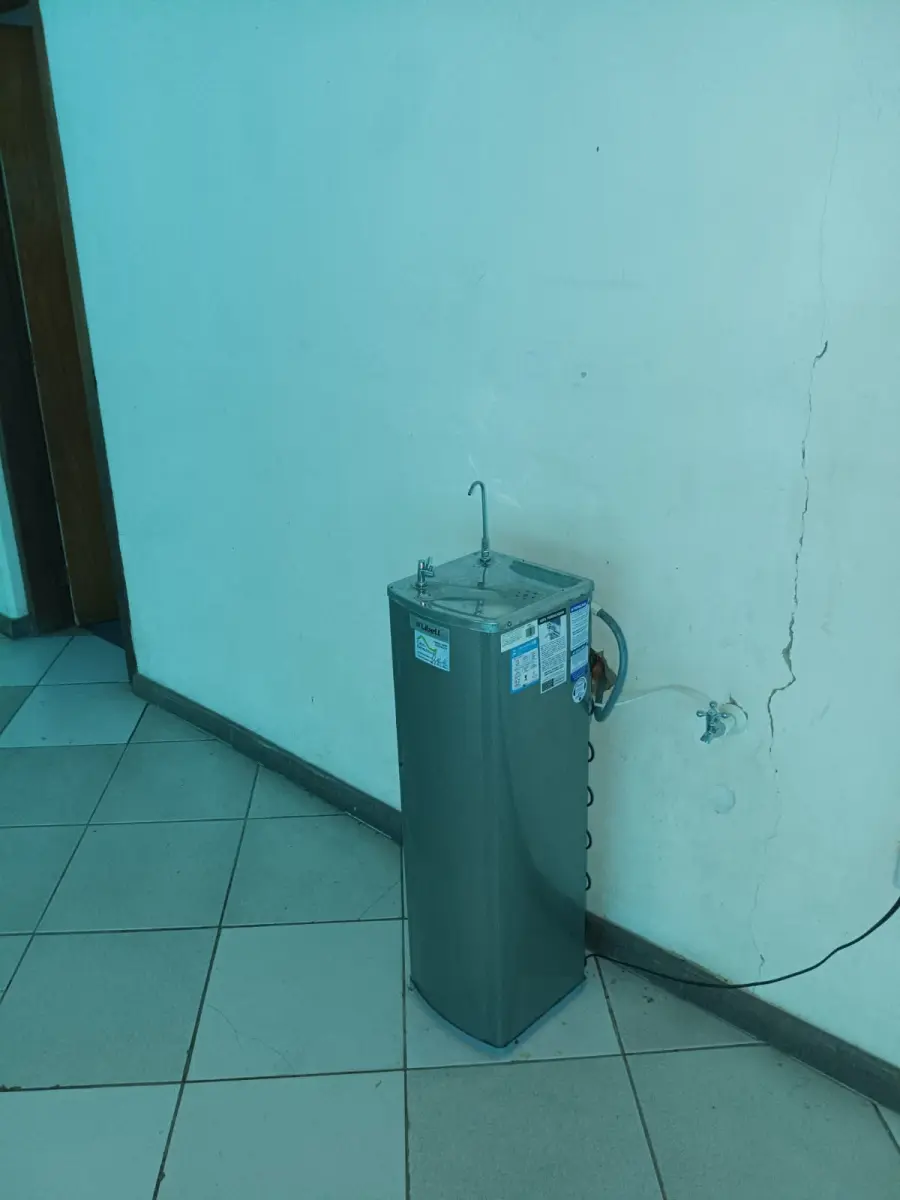 LOTE 066 - Geladeira, Micro-ondas, Freezers e Bebedouros