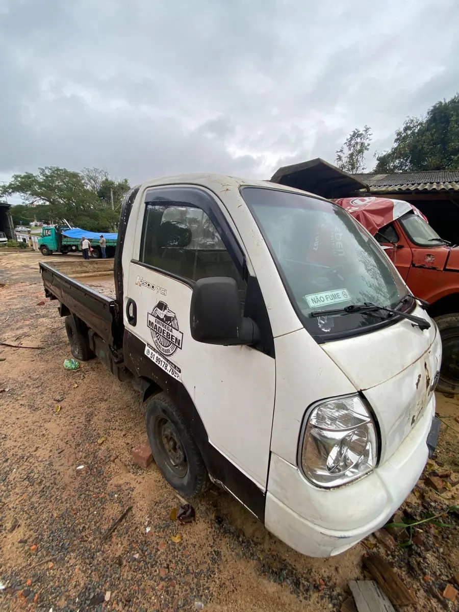 LOTE 003 - I/KIA K2500 HD (BONGO) - 2011, placa IRM6327.