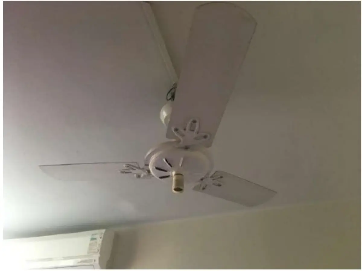 LOTE 008 - Ventilador de teto instalado