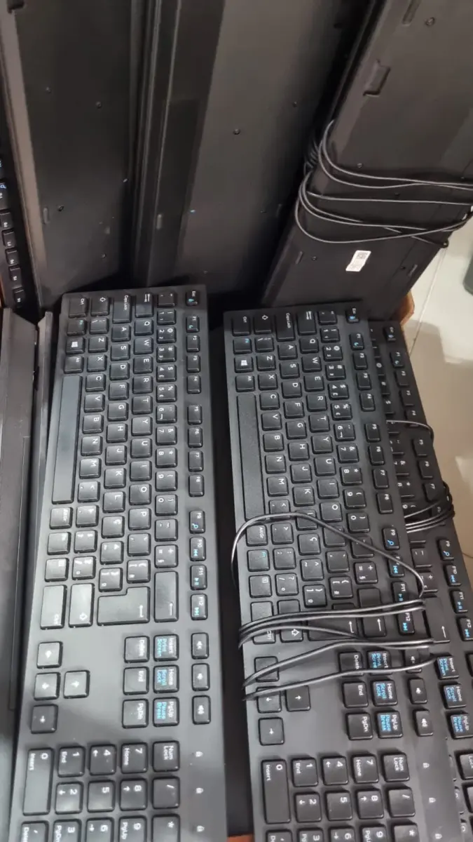 LOTE 003 - Teclados e mouses