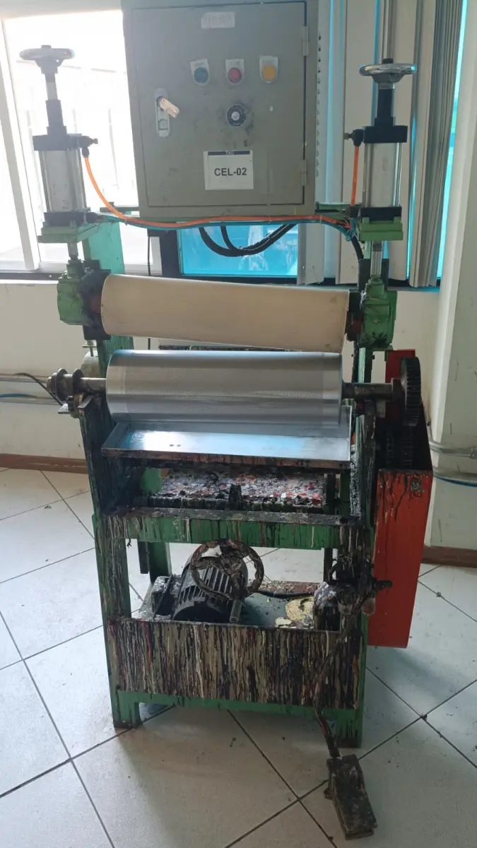 LOTE 008 - Máquina de Impressão Experimental