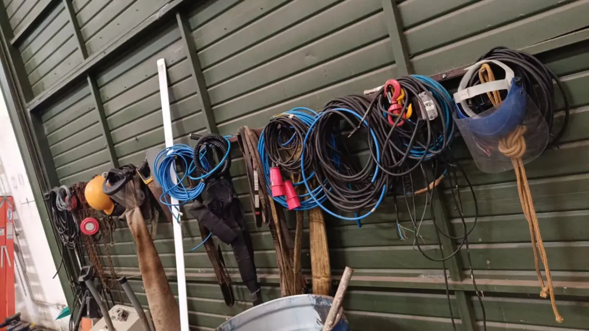LOTE 047 - Peças e Equipamentos Diversos
