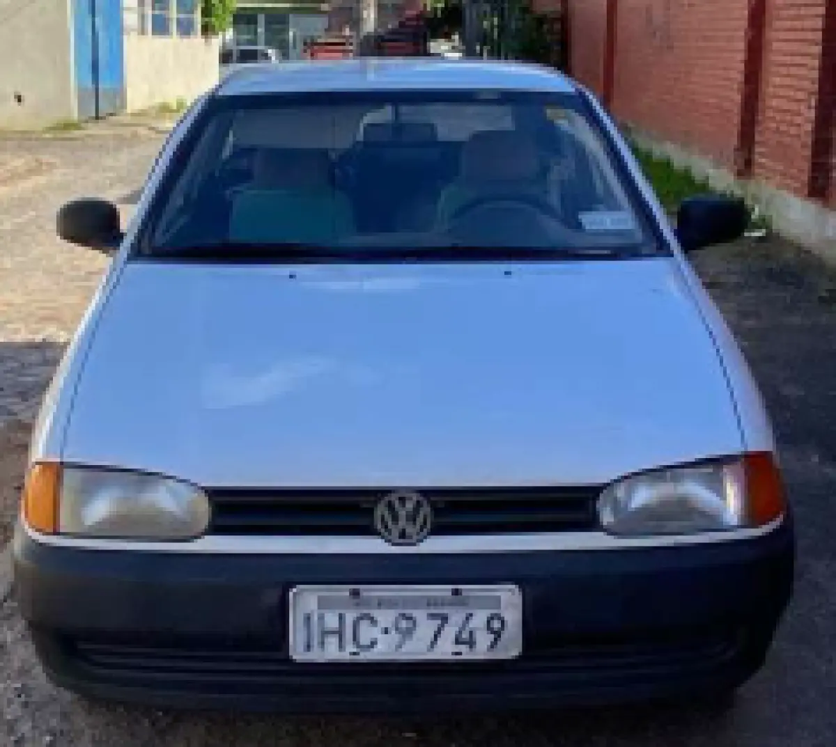 LOTE 009 - VOLKSWAGEM GOL A GAS. ANO 1998 NR CHASSIS98WZZZ377W P506543, COR BRANCO GEADA