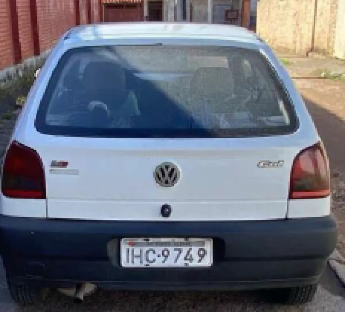 LOTE 009 - VOLKSWAGEM GOL A GAS. ANO 1998 NR CHASSIS98WZZZ377W P506543, COR BRANCO GEADA
